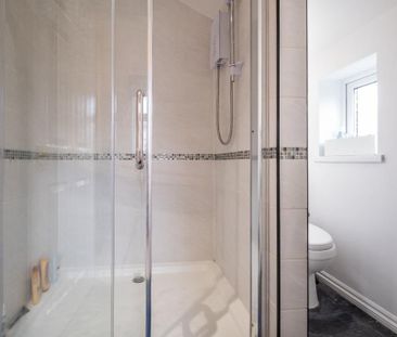 4 bedroom terraced house to rent - Photo 6