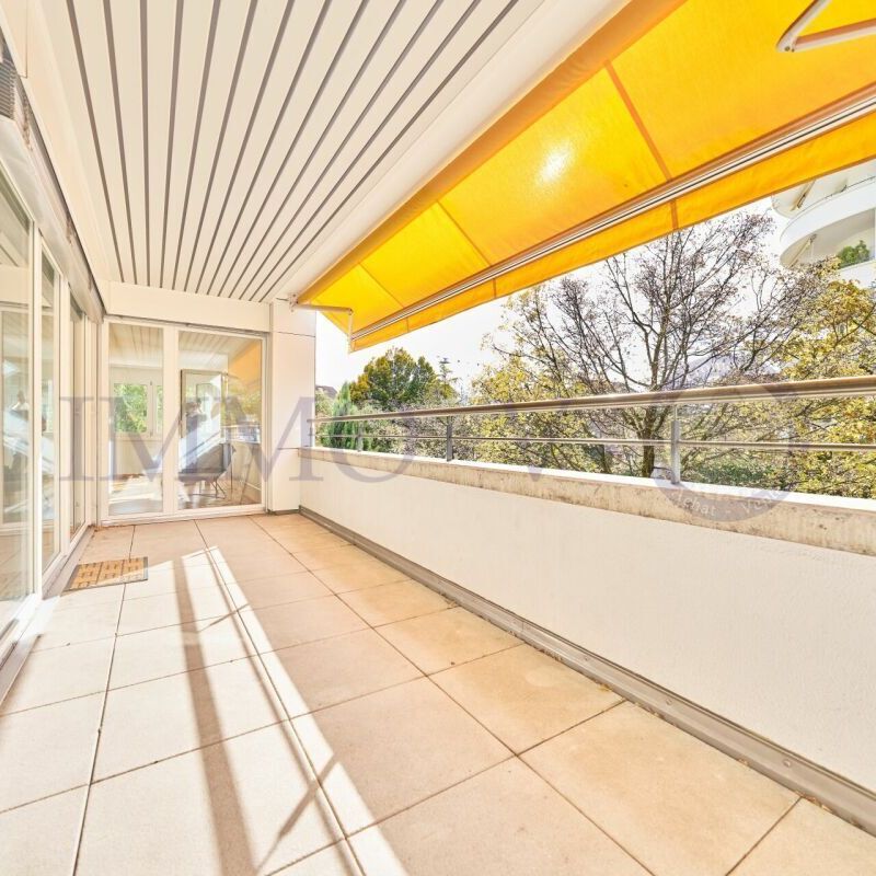 MONTCHOISI - SPACIEUX (191m2) AVEC DEUX BALCONS ET EMPLACEMENT IDEAL - Photo 1