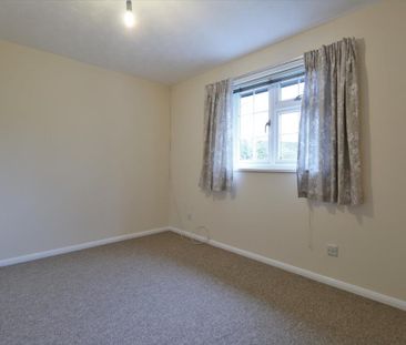 2 bedroom end of terrace house to rent - Photo 6