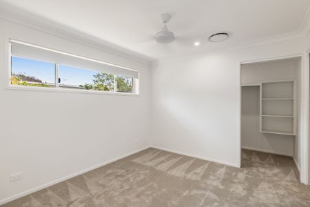 Brand-New 3 Bedroom Home in South Toowoomba - Photo 3