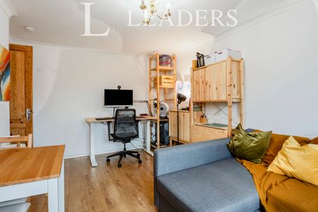 1 bedroom apartment to rent St. Marks House, Phelp Street, London, SE17 - Photo 2