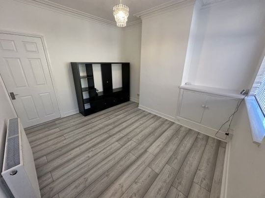 Glengate, Wigston, LE18 - Photo 1