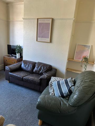 6 bedroom house to rent - Photo 2