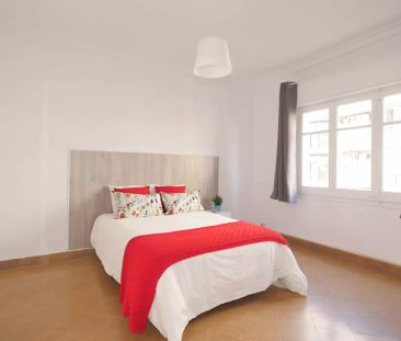 Cute room with double bed for rent in El Clot, Barcelona - Photo 6