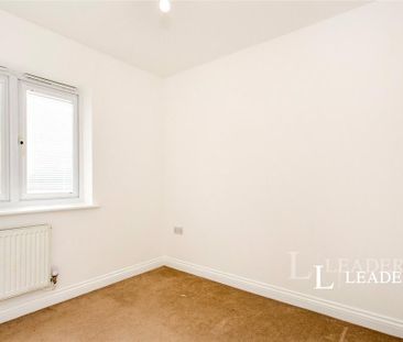 4 bedroom detached house to rent - Photo 3