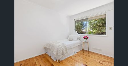 MODERN GROUND-FLOOR LIVING! - Photo 3