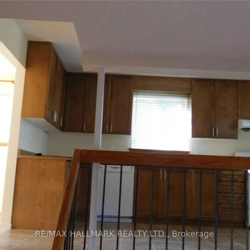 22 SPRINGHEAD GARDENS - Photo 1