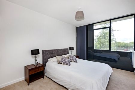 Durnsford Road, London, SW19 8JL - Photo 4
