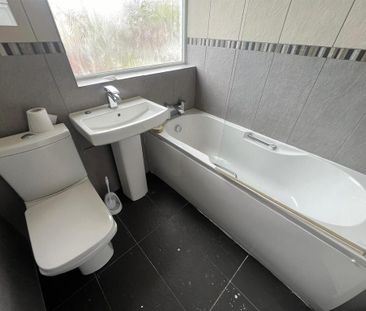 3 bedroom terraced house to rent - Photo 6