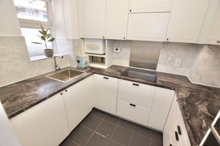 2 Bed Flat, Glendown House, E8 - Photo 2