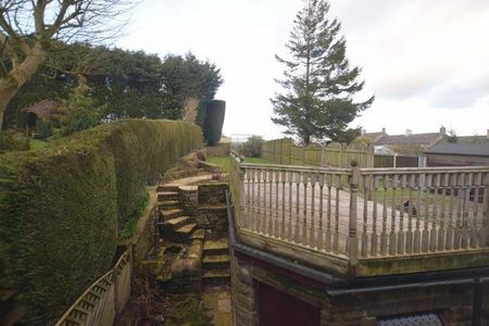 Cowlow Lane, Buxton - Photo 4