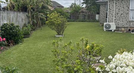 Large family home in Otara - Photo 2