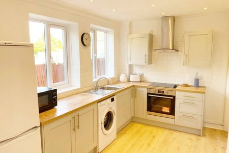 2 Bed Semi-Detached House, Bristol Road, LU3 - Photo 5