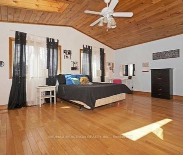 For Lease - 325 Cochrane Street Unit# Upper, Whitby, Ontario - Photo 6