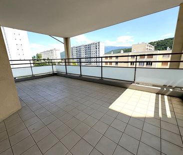À louer : Appartement 2 pièces au coeur d'Échirolles - Photo 1