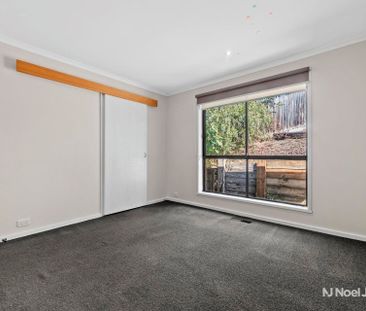 11 Landscape Drive, MOOROOLBARK - Photo 6