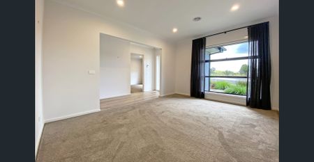 STUNNING FAMILY HOME - Photo 2