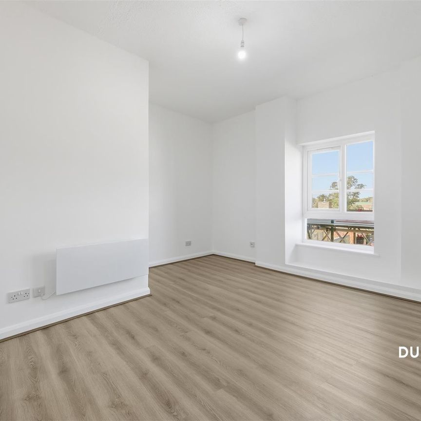 High Street, Ongar - Photo 1