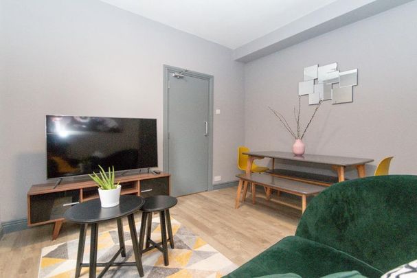 1 bedroom in a house share to rent - Photo 1