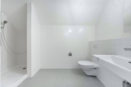 Preisgünstige Dachwohnung mit zeitgemässem Komfort - Foto 3