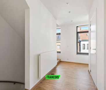 Gerenoveerd duplex appartement met 3 slaapkamers en tuin in het cen... - Photo 4