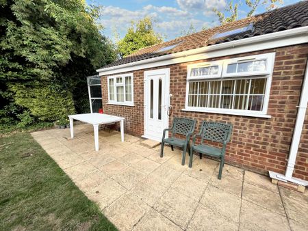 Studio to rent - Photo 4