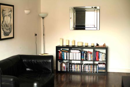 2 Bed Flat, Deanery Close, N2 - Photo 2