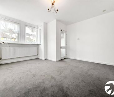 3 bedroom end of terrace house to rent - Photo 1