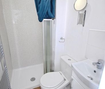 1 bedroom in a house share to rent - Photo 6