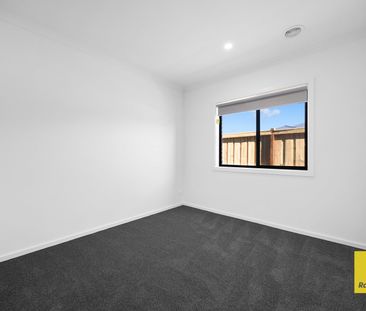 A Home That Defines Modern Family Perfection - Plus 2 Weeks Free Rent! - Photo 4