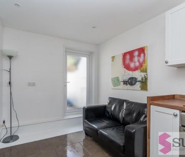 4 bedroom terraced house to rent - Photo 2