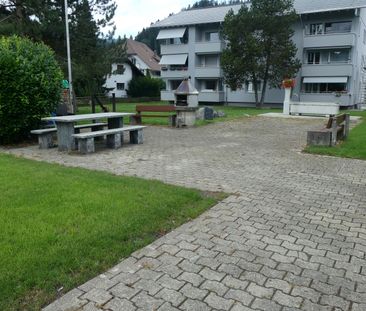 Charming 5.5-room apartment with balcony and seating area in a fami... - Photo 6