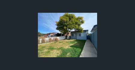 Near New 3 Bedroom Granny Flat - Photo 3