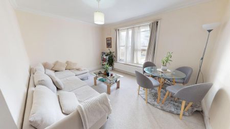 2 bedroom flat to rent - Photo 3