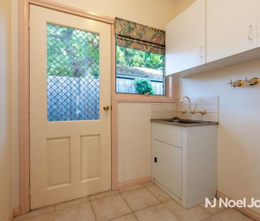 1A Menin Road, NUNAWADING - Photo 6
