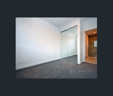 Spacious Apartment with Beautiful Uninterrupted View - Photo 2