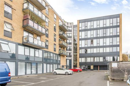 Studio to rent - Photo 5