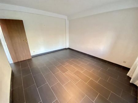 Appartement - Te huur - Photo 2