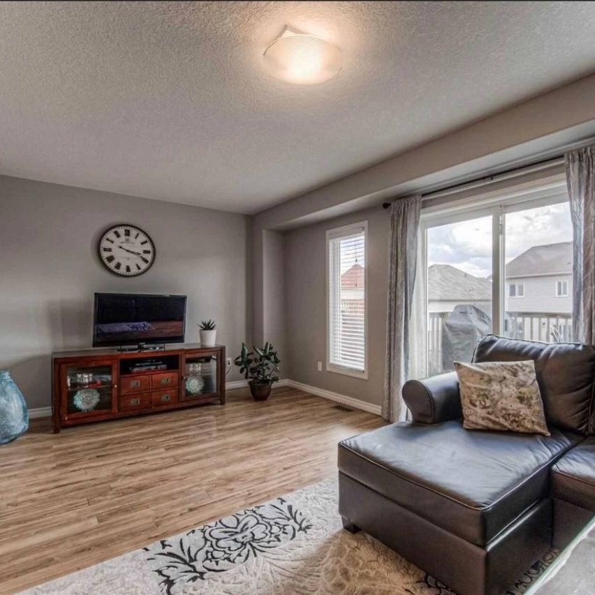 For Lease - 1231 Countrystone Drive Unit# Main & 2nd, Kitchener, Ontario - Photo 1