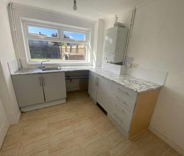 2 bedroom end of terrace house to rent - Photo 6