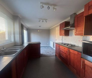 3 bedroom detached house to rent - Photo 5