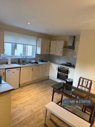 4 bedroom detached house to rent - Photo 1