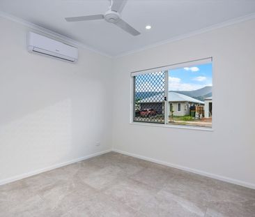 Stylish & Contemporary 4-Bedroom Home in Smithfield - Photo 4