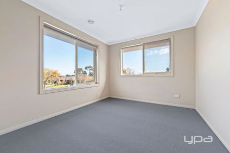 22 French Crescent, Caroline Springs - Photo 5