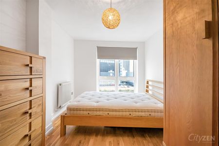 Wotton Court, Jamestown Way, London - Photo 4