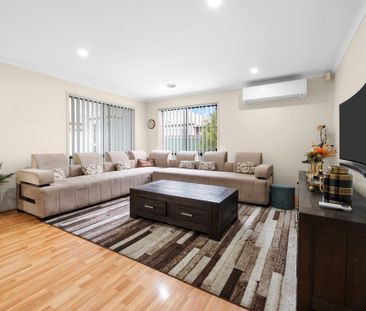 Stunning Family Home in Craigieburn!! - Photo 2