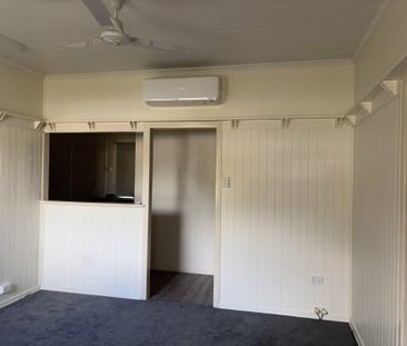 Freshly renovated 4 home - Photo 1