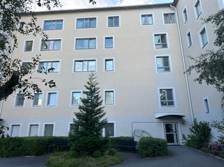 Ekholmsvägen, Skärholmen - Photo 5