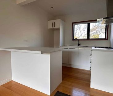 REMARKABLE IN REMUERA - Photo 2