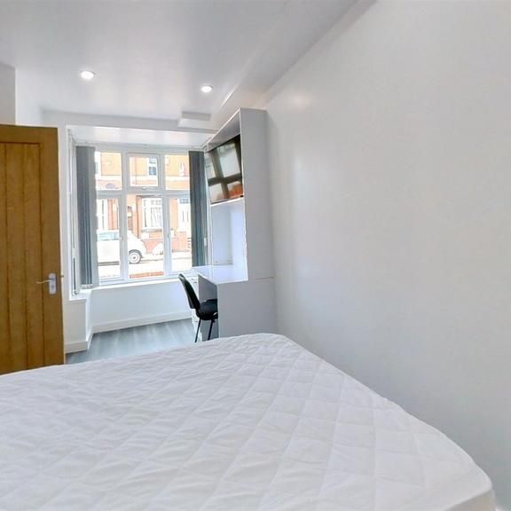 5 bedroom house to rent - Photo 1